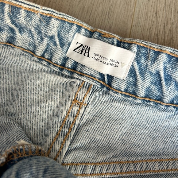 Zara high waisted denim shorts - Picture 2 of 2